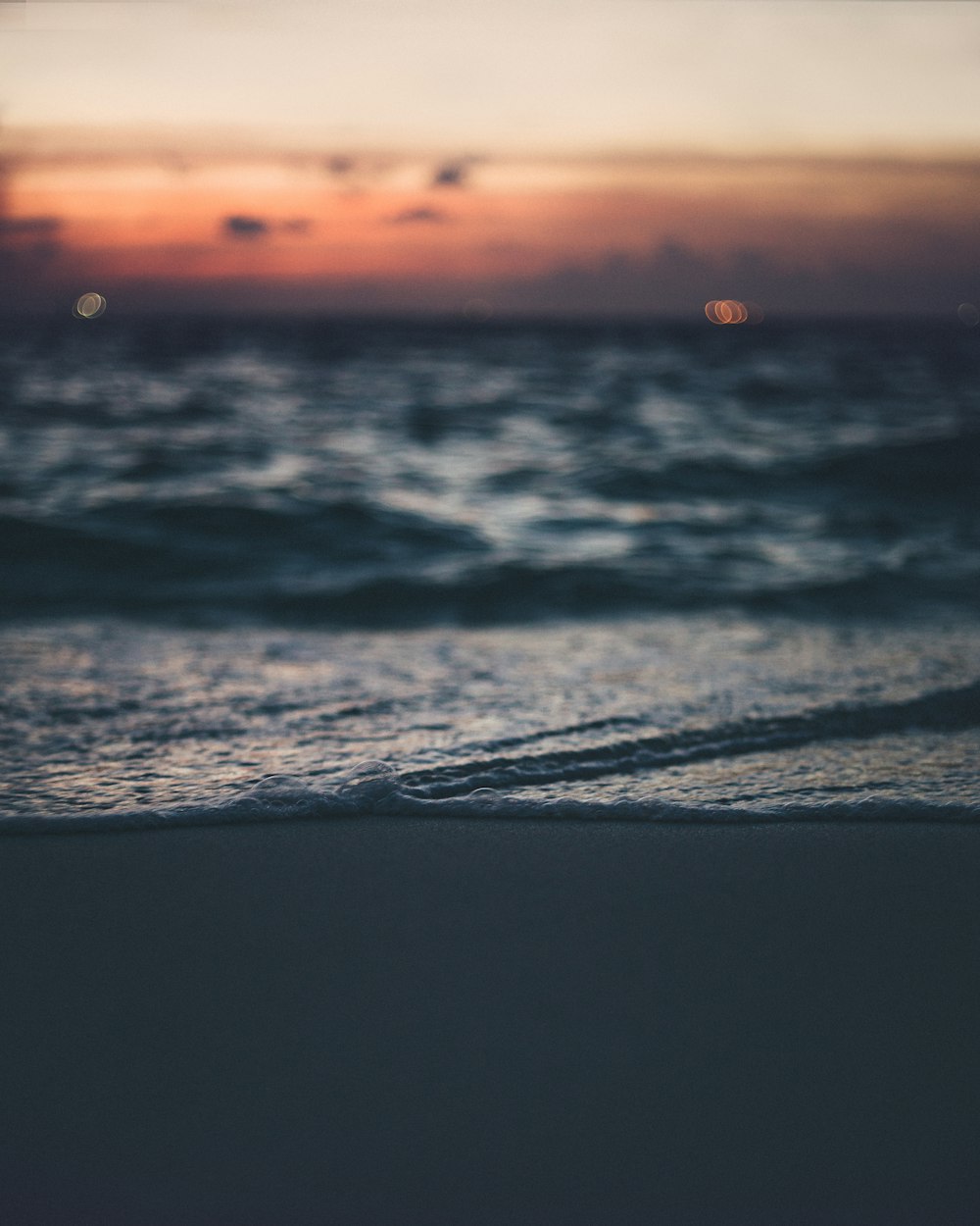 close-up photography of sea water