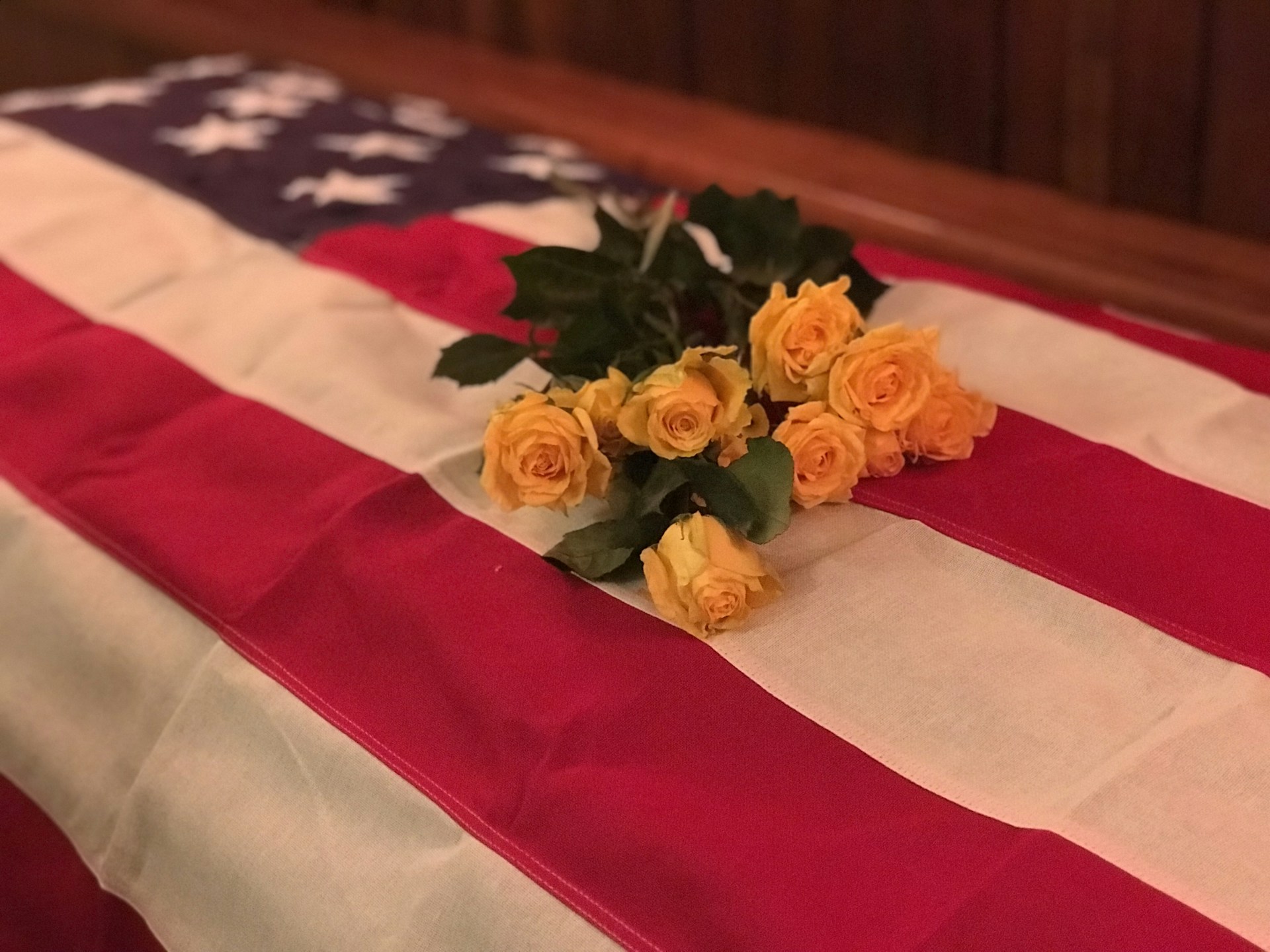 gray computer monitor