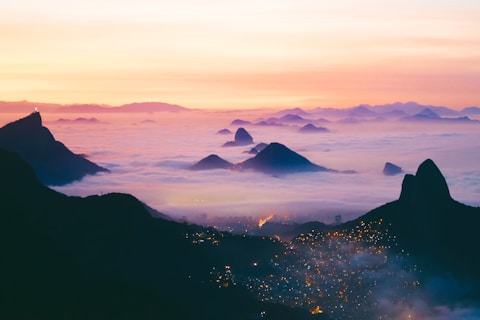 scenery of body of water