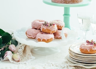 tray of doughnut