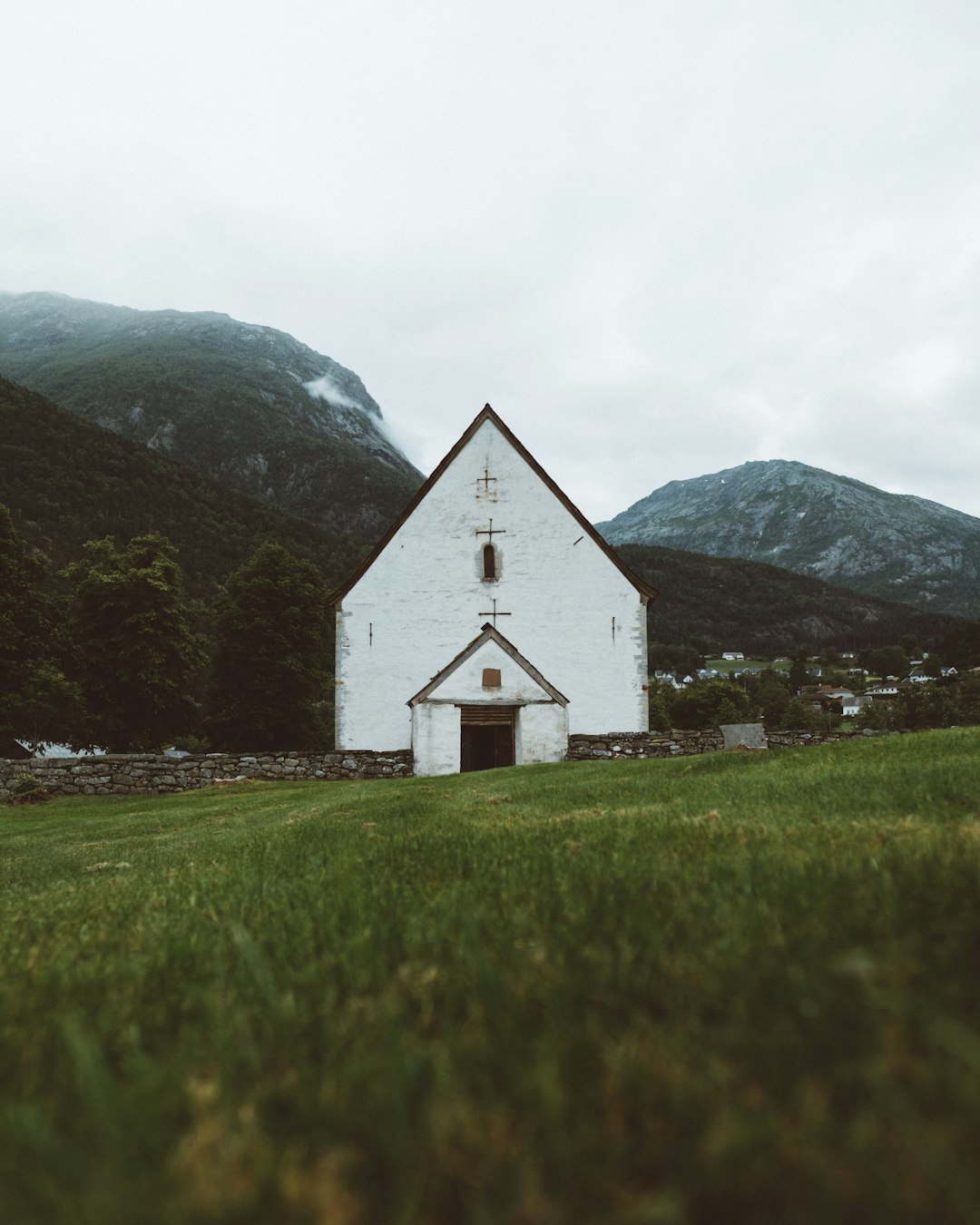 photo of Hardangerfjord Church near Fossen bratte