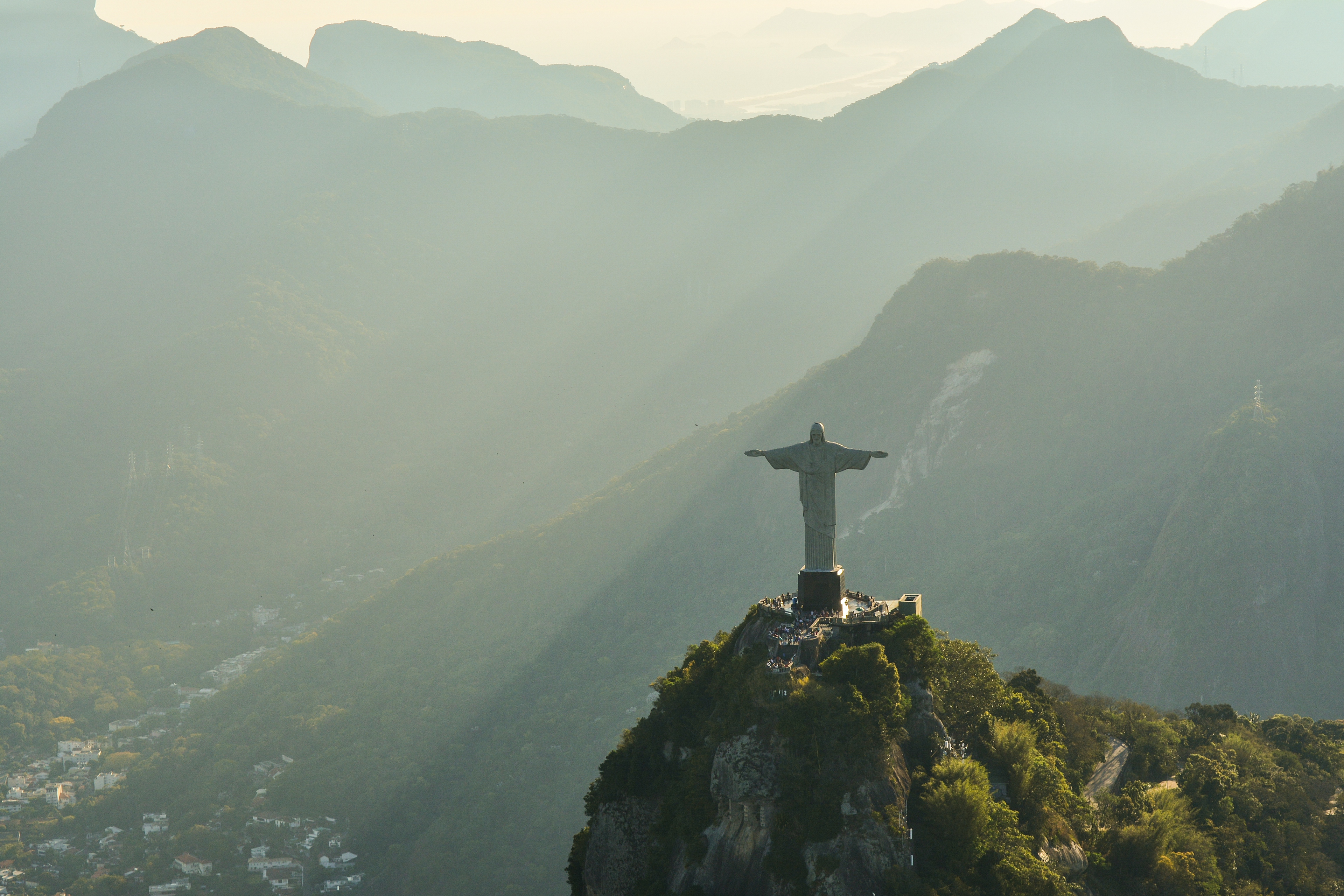 la statua del cristo redentore a rio de janeiro in brasile