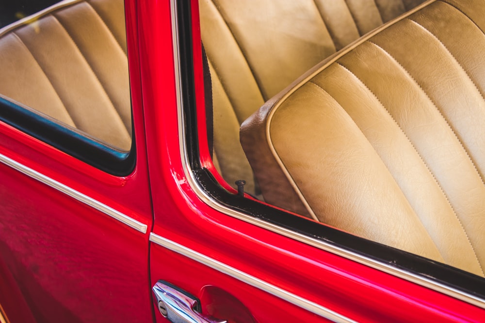 closeup photo of red car