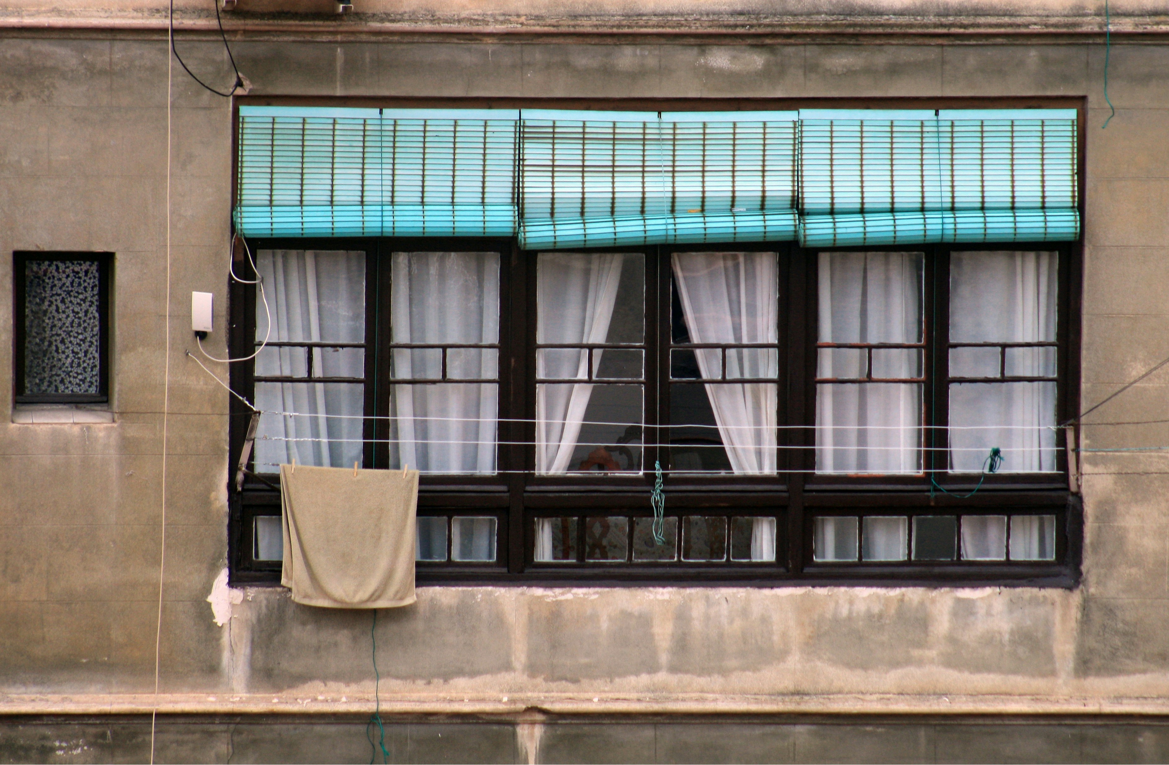 How are Curtains Professionally Cleaned?