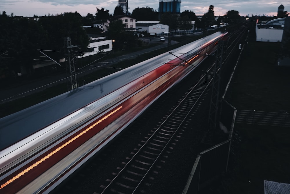 fotografia de lapso de tempo do trem