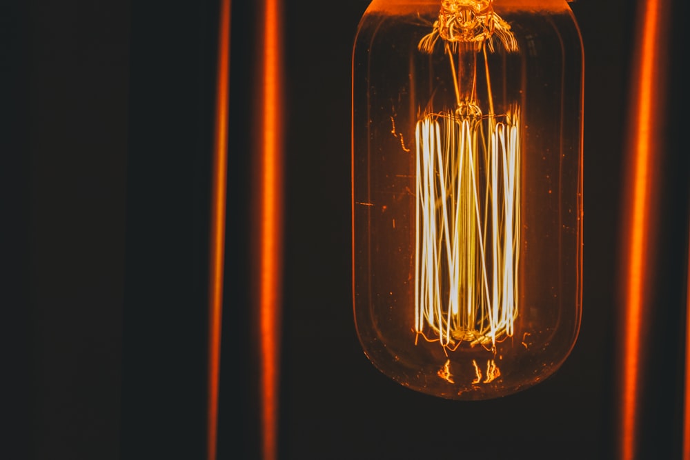 shallow focus photography of light bulb