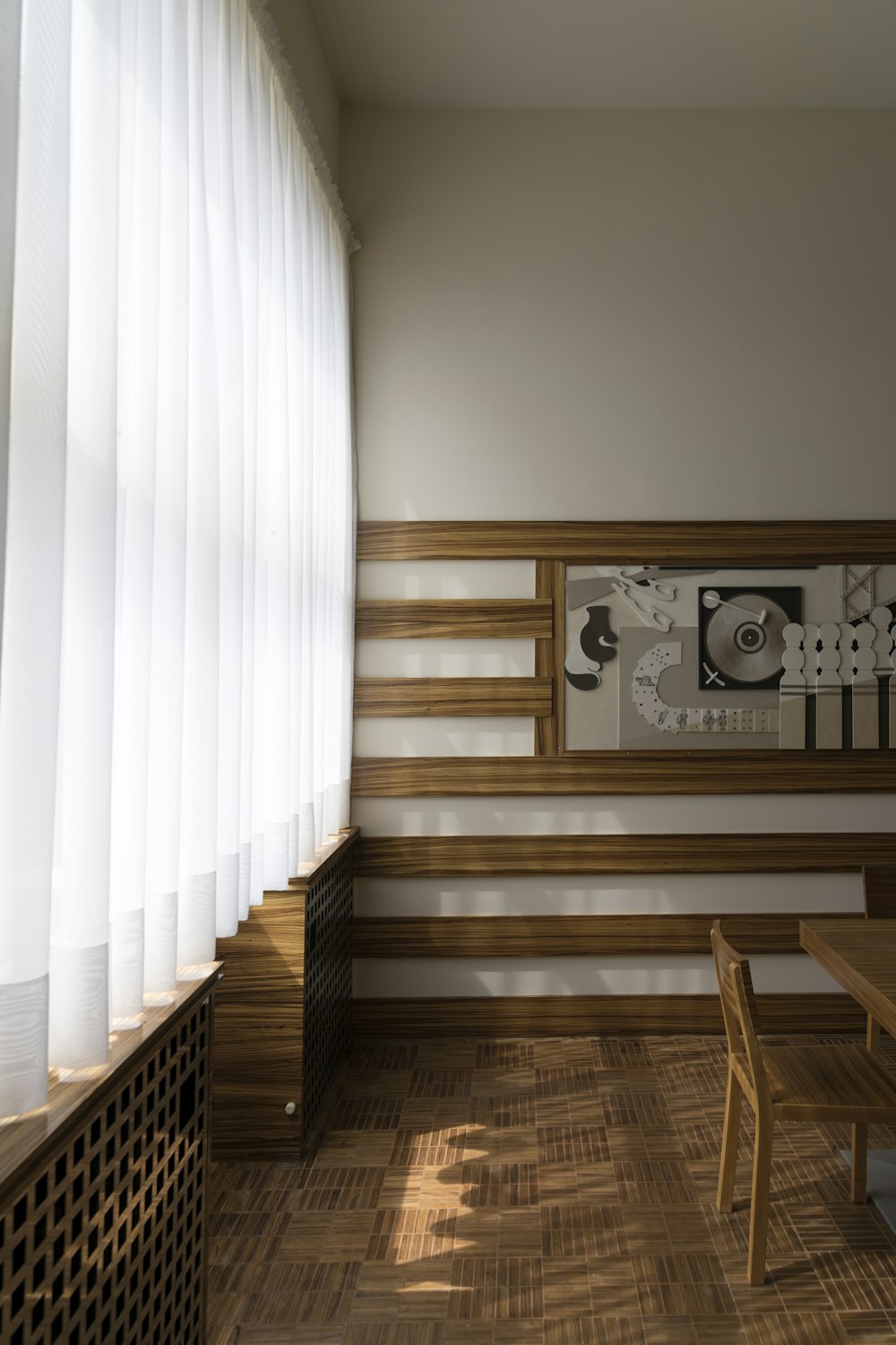 white laced curtain inside room