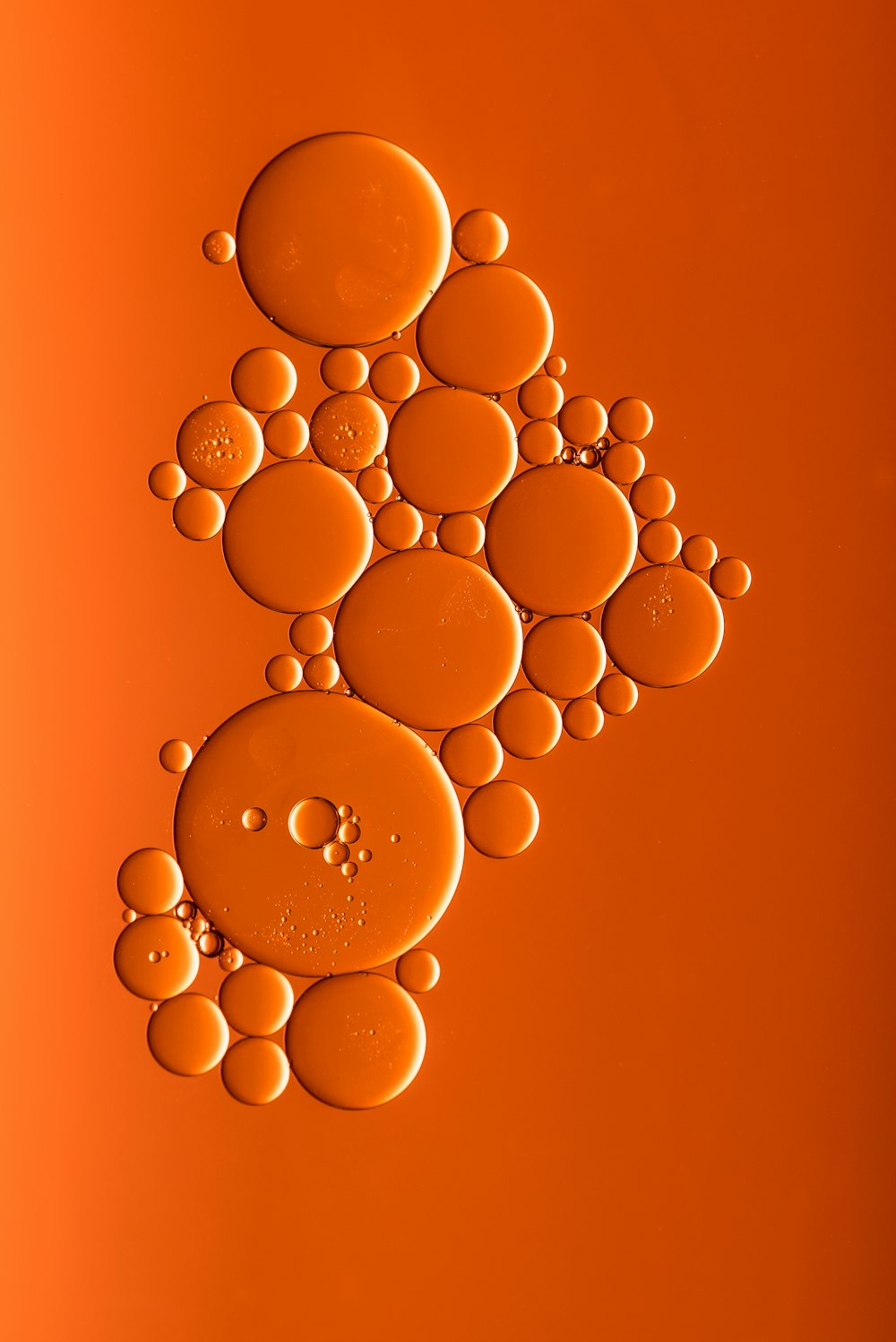 Arte de burbujas naranjas