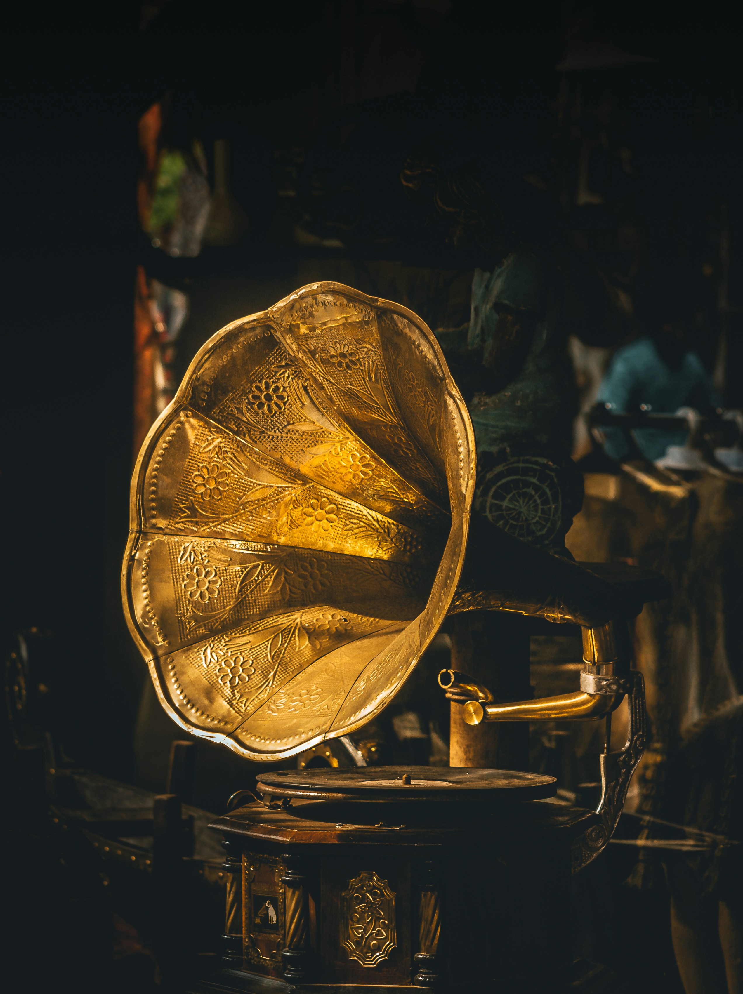 Found this inside an antiques and curios shop in Jew Town Road, Mattancherry, Kochi. You will find many such things there! ETH / BSC / Polygon Address to share some love  : 0x21E6618113aE32E22921c1f0DeA6a56186be3324 ADA: addr1q8fhefdvlh6jm6u99cekvp7kvntkxekmxwgznf37t87sevh4zhzylaa9nr3qy85ltq95hpx6rqj4glhhc3lzzycdtxnsh6wmr7
