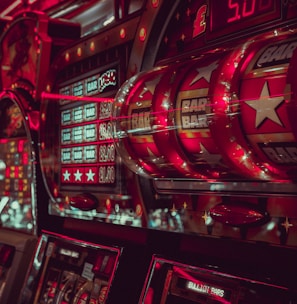 close-up photography of lucky arcade with Bar, Bar, and Star