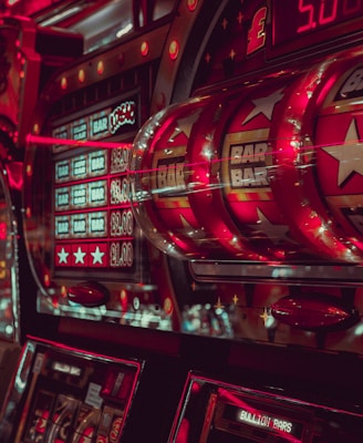 close-up photography of lucky arcade with Bar, Bar, and Star