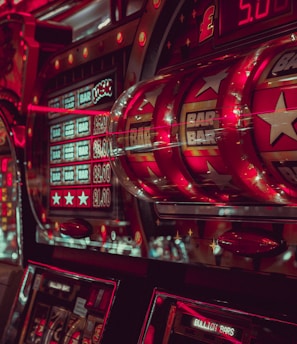 close-up photography of lucky arcade with Bar, Bar, and Star