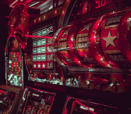 close-up photography of lucky arcade with Bar, Bar, and Star