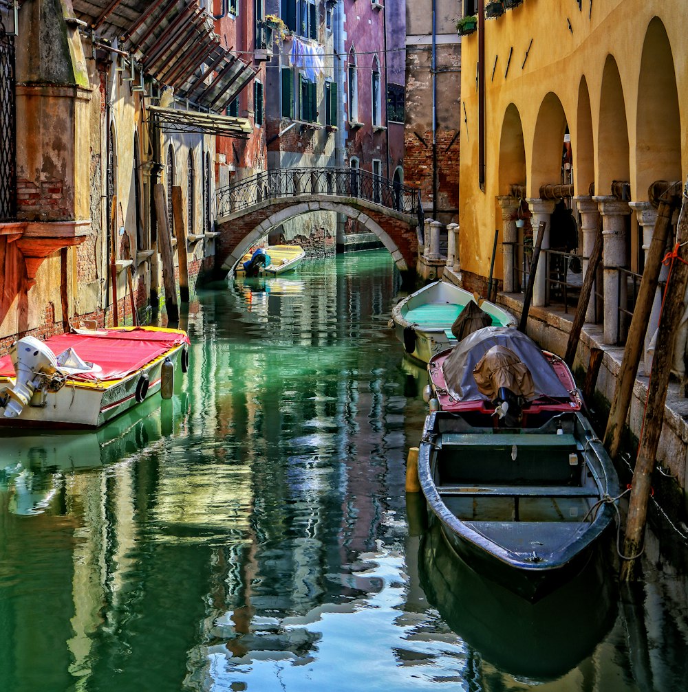 canoes on Venice Grand Canal