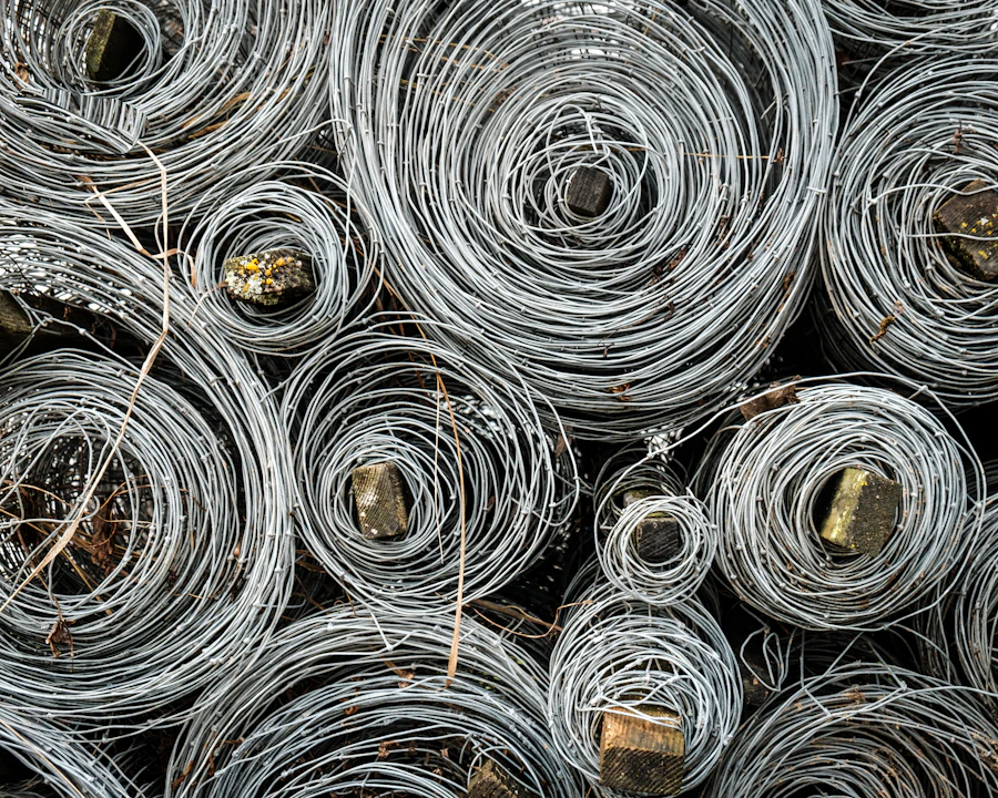 Rollo de cable metálico listo para su reciclaje