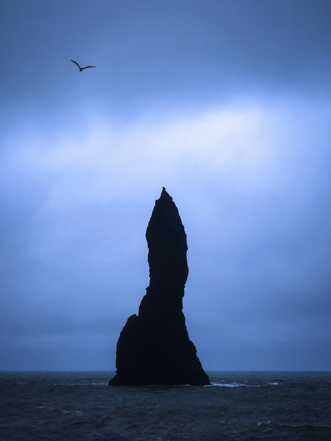 travelers stories about Cliff in Reynisfjara Beach, Iceland