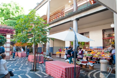 An inviting outdoor market with diverse product offerings.