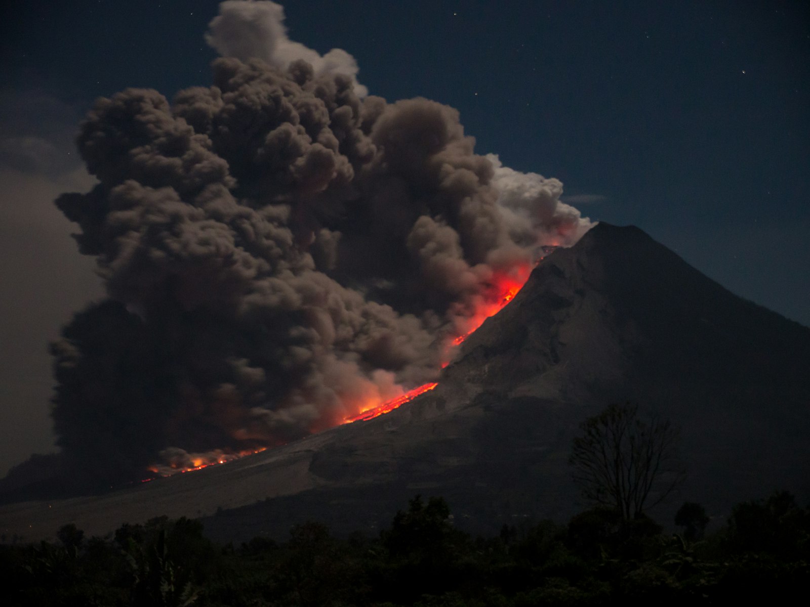 Panasonic Lumix G X Vario 12-35mm F2.8 ASPH Power OIS sample photo. Erupting volcano photography