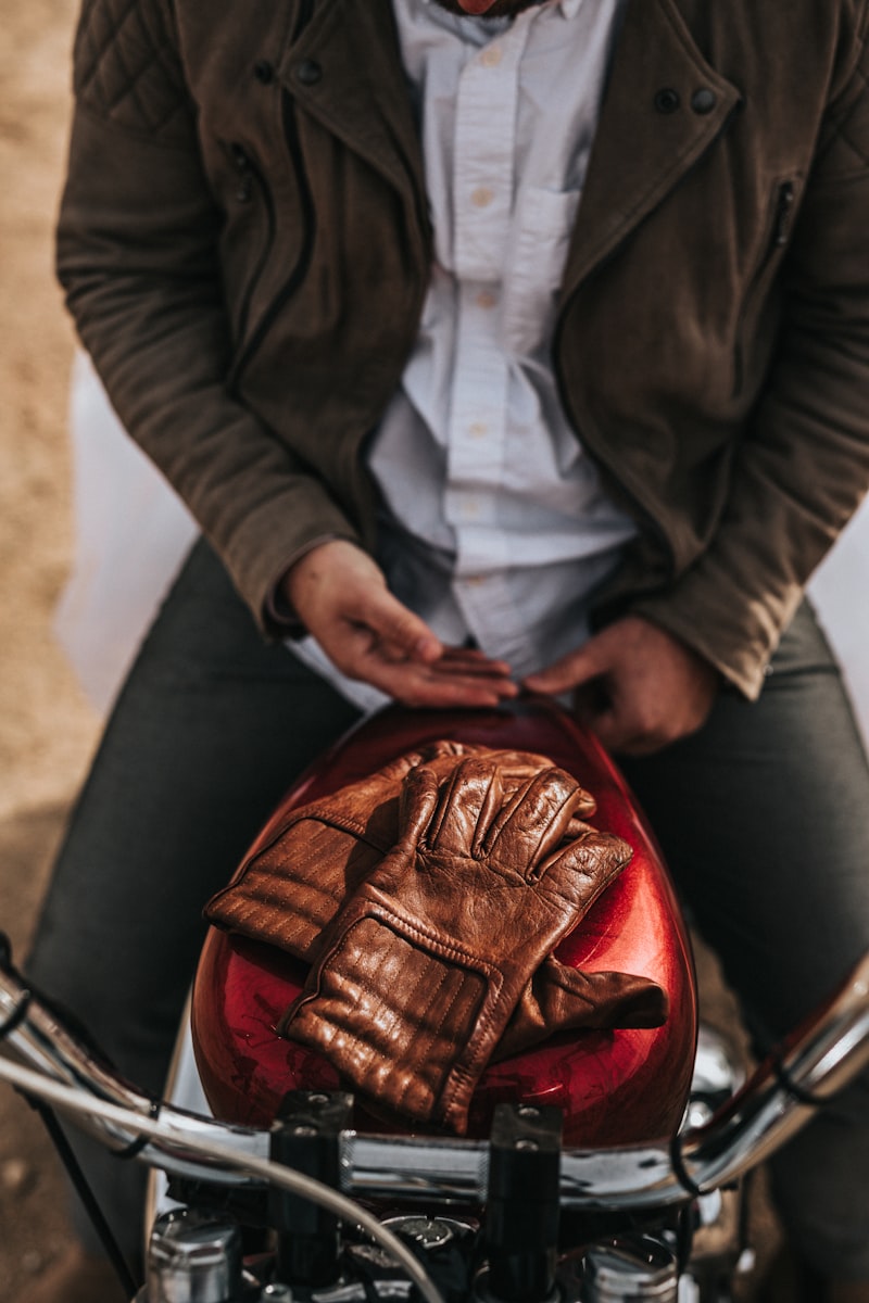 Riding Gloves — Classic Leather 3