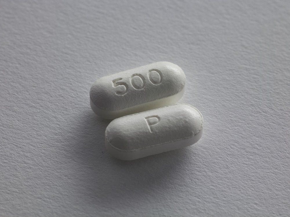 Dos tabletas blancas