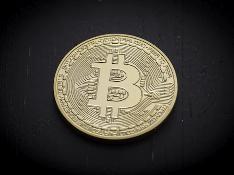 Image d'article pour: Bitcoin sous 69 000 € : géopolitique et taux plombent le marché