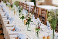 aangeklede diner tafel