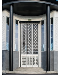 A welcoming entrance of a modern private school building in Algiers.