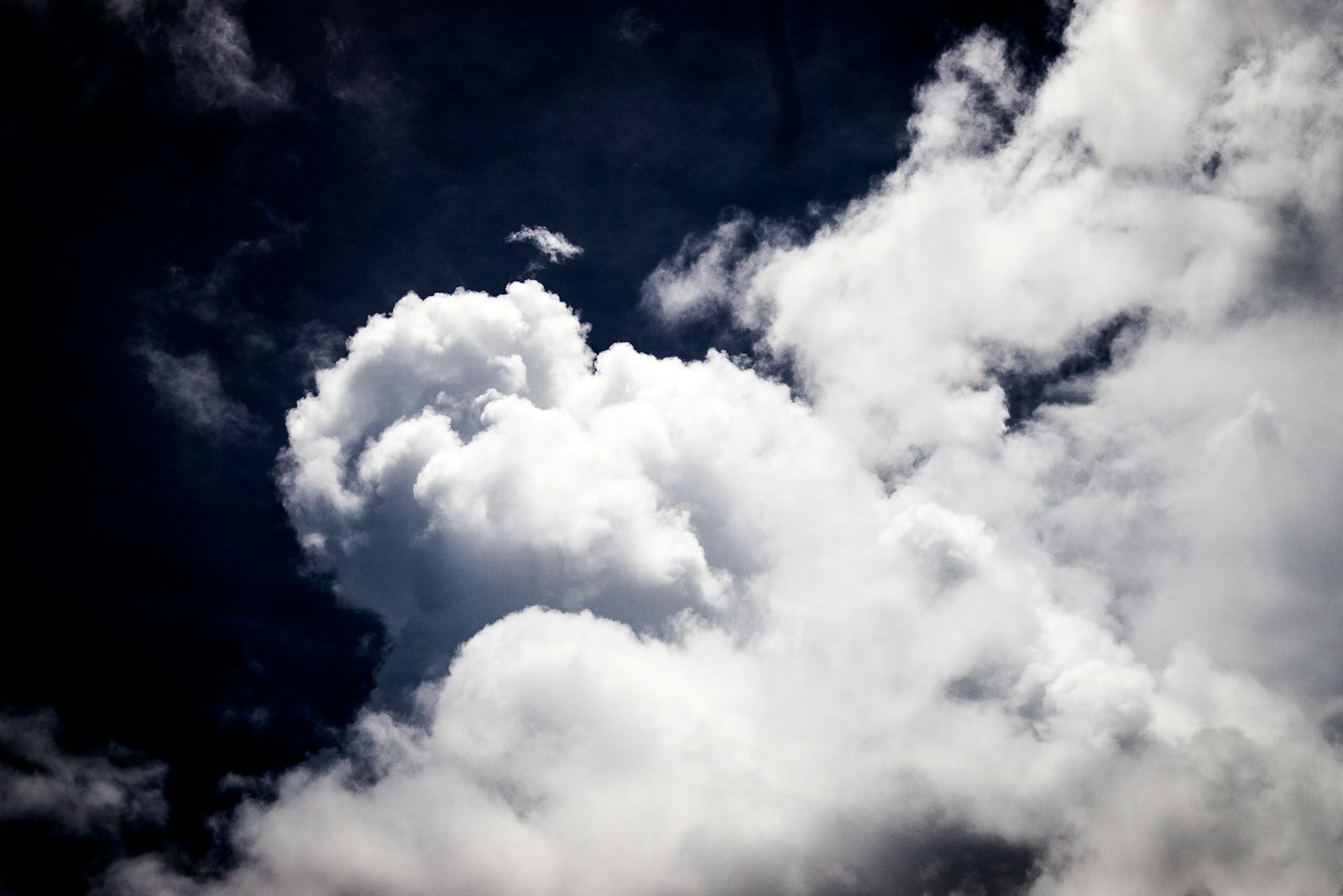 Canon EOS 6D Mark II + Canon EF 50mm F1.8 II sample photo. Cloud formation photo photography