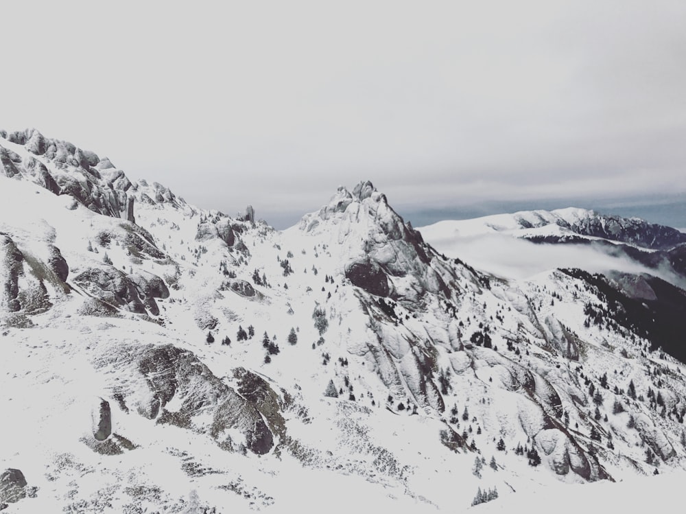 mountain covered in snow at daytime