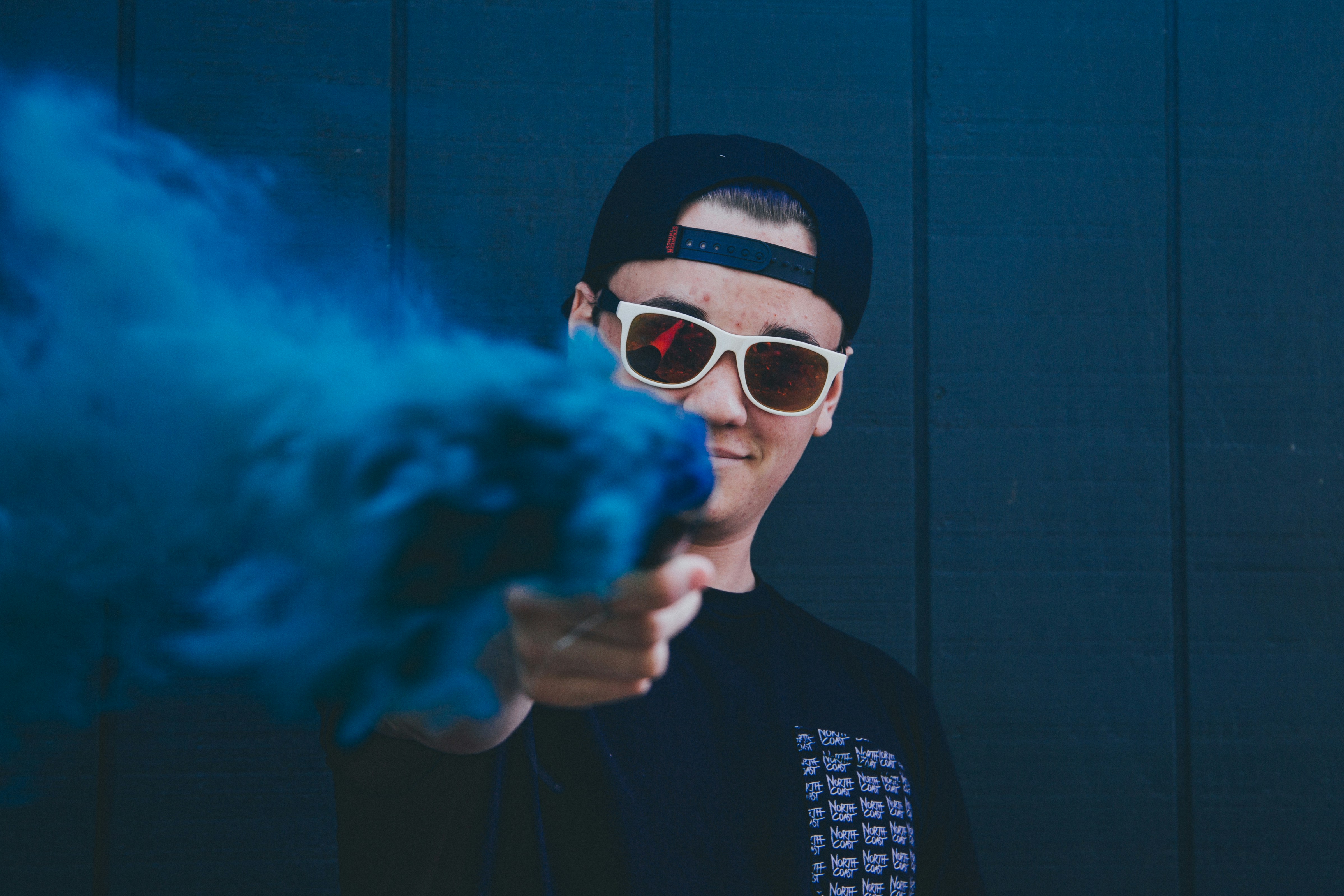 photo-1519344850326-bfa4af68bad2?ixid=M3wxMjA3fDB8MXxzZWFyY2h8MTh8fGhpZ2hzdGFrZXN3ZWVwcyUyMG9ubGluZXxlbnwwfHx8fDE3NTQzNTcyOTl8MA\u0026ixlib=rb-4.1.0