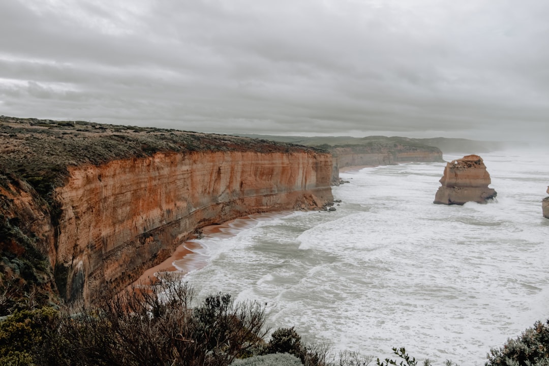 travelers stories about Cliff in Great Ocean Road, Australia