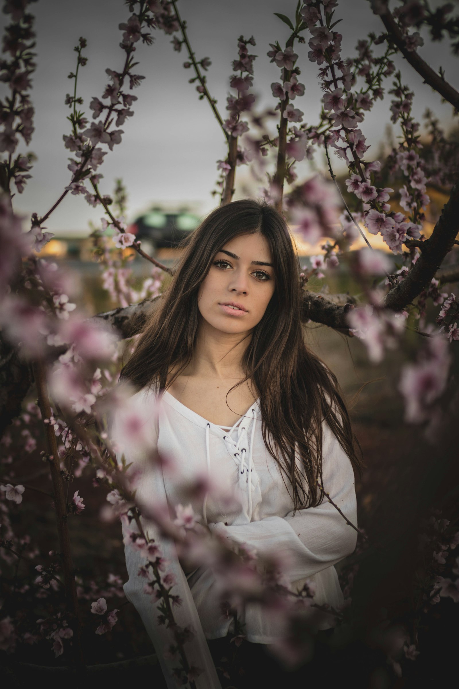 Canon EOS 80D + Sigma 35mm F1.4 DG HSM Art sample photo. Woman in white long-sleeved photography