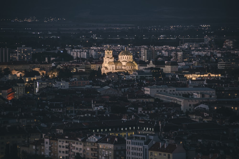 Catedral gótica blanca