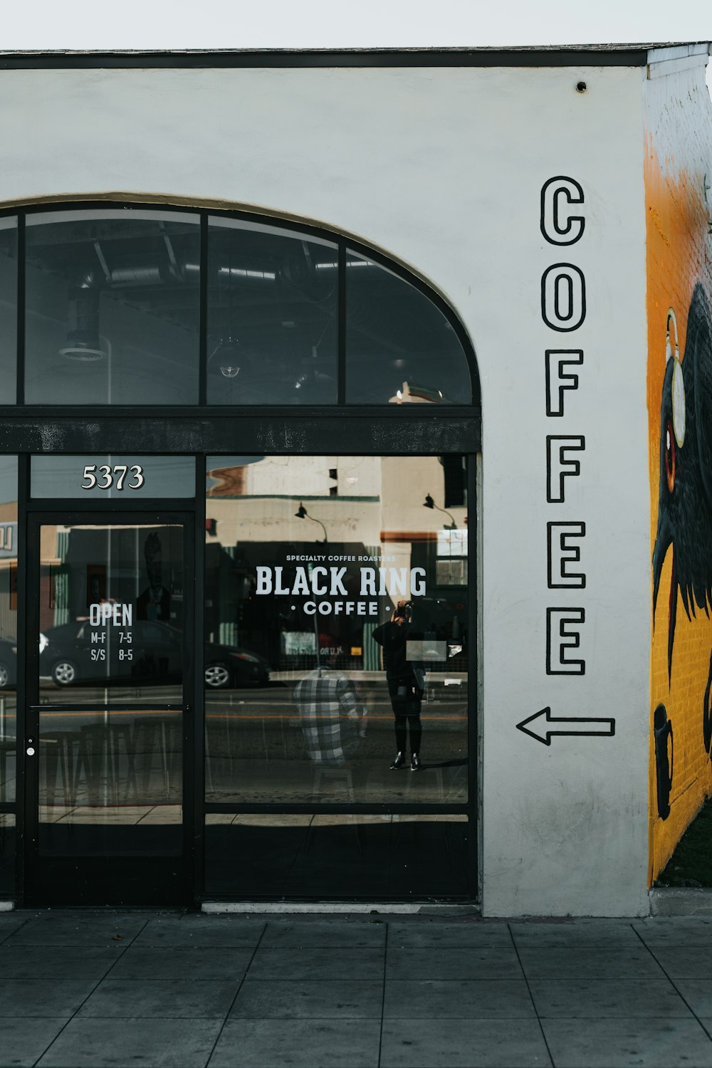 Cafeteria Black Ring