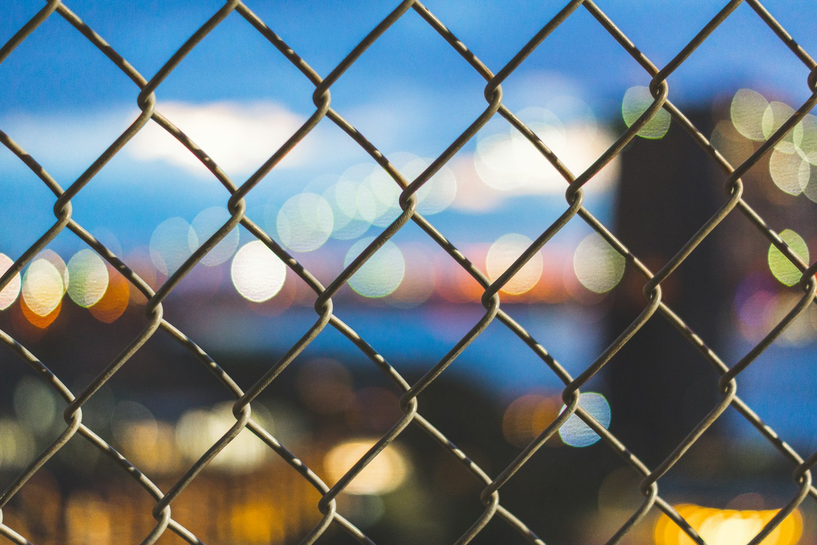 Sony SLT-A65 (SLT-A65V) + Sony DT 50mm F1.8 SAM sample photo. Gray fence photography