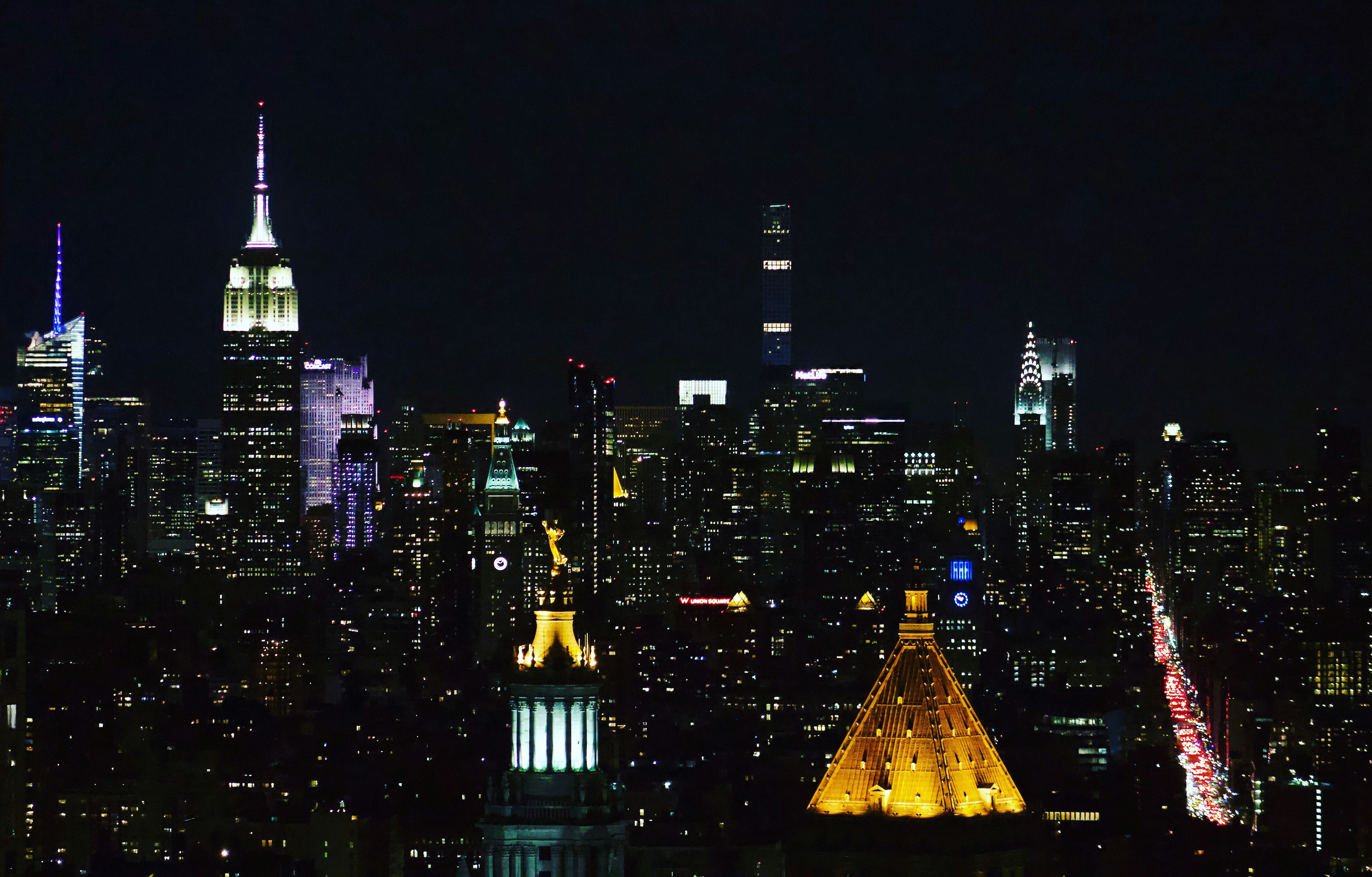 https://unsplash.com/photos/y5YX0fY8ZFM is a bit sharper and lighter shadows on buildings