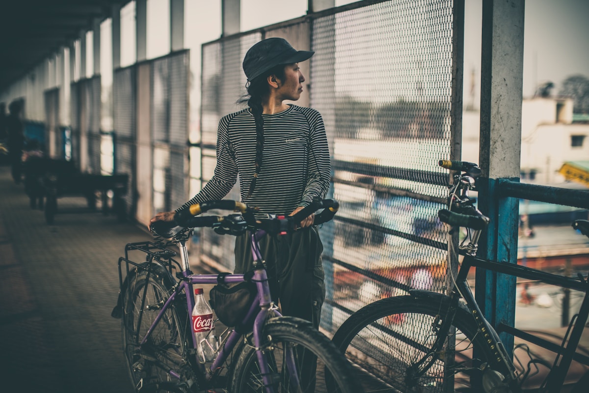 自転車　女性　女性向け　クロスバイク　おすすめ　通勤