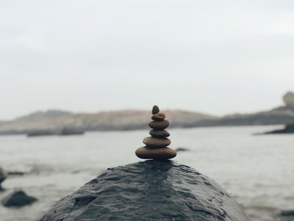 rock balancing
