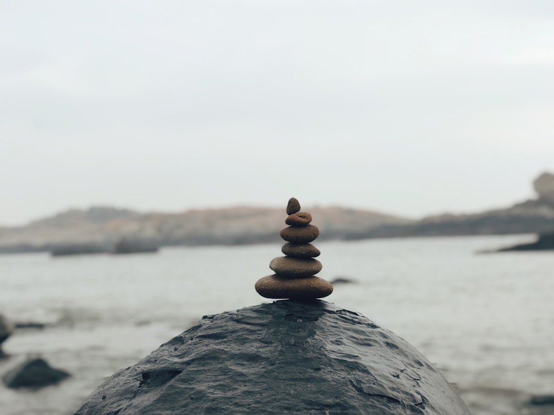 rock balancing,
