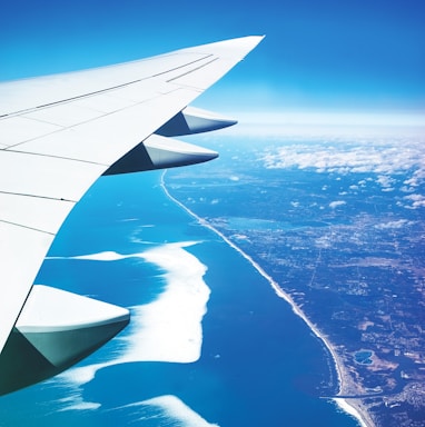 aerial photo of airplane wings during daytime