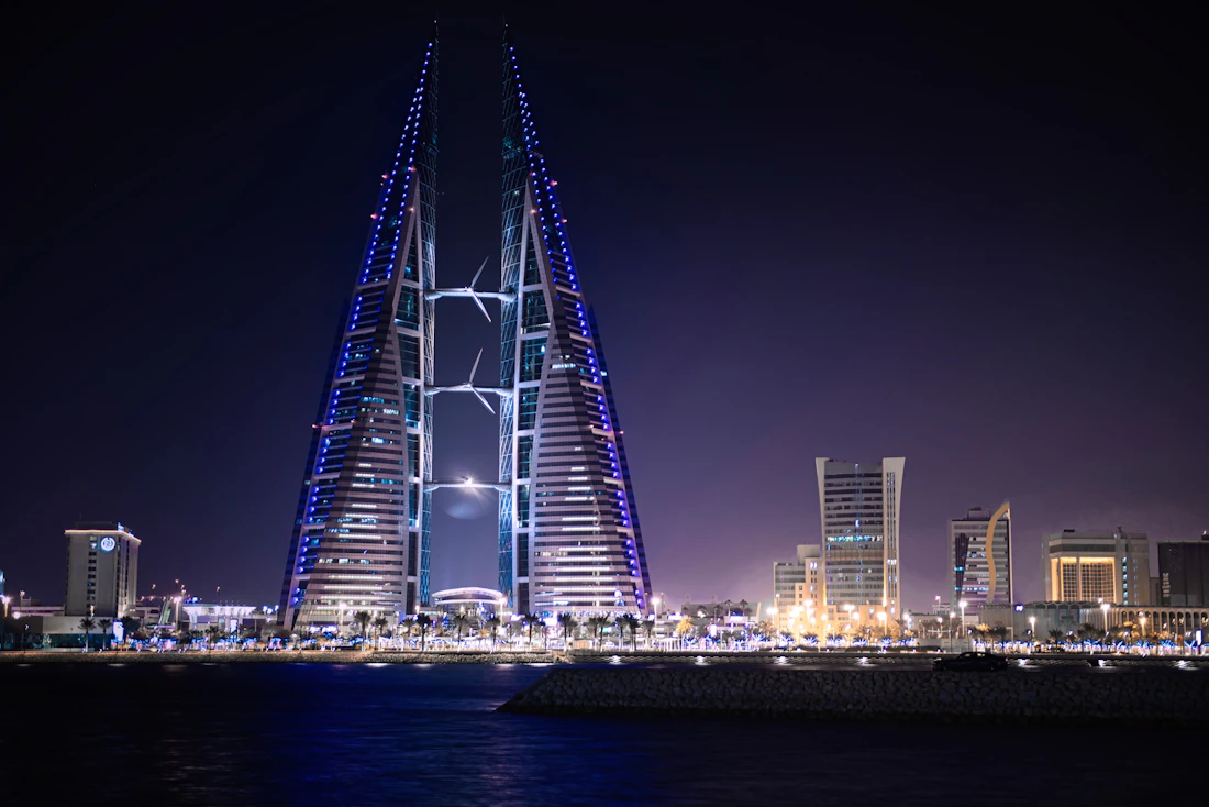 Manama at night — SEO investment and transparent pricing