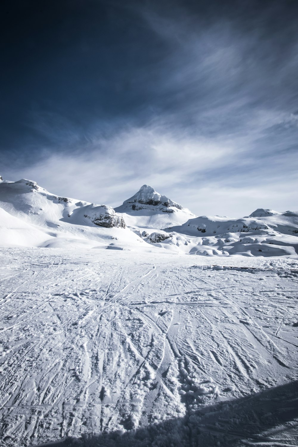 snow mountain during daytime