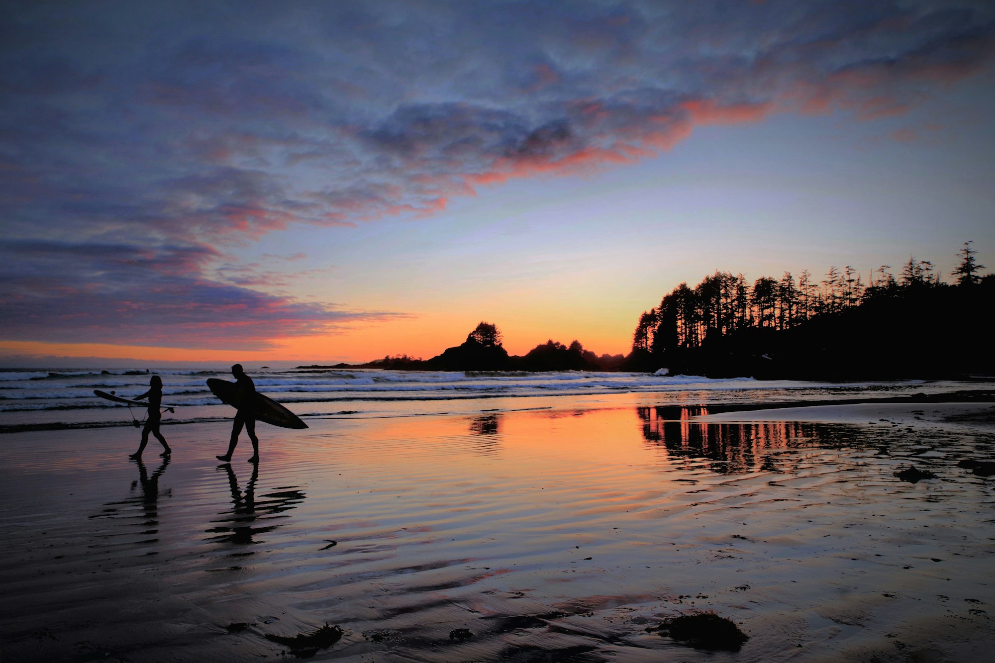 Cox Bay is a wonderful place for surfing, and you can watch them having fun all day and into the late evening. But at some point it is time to go home …