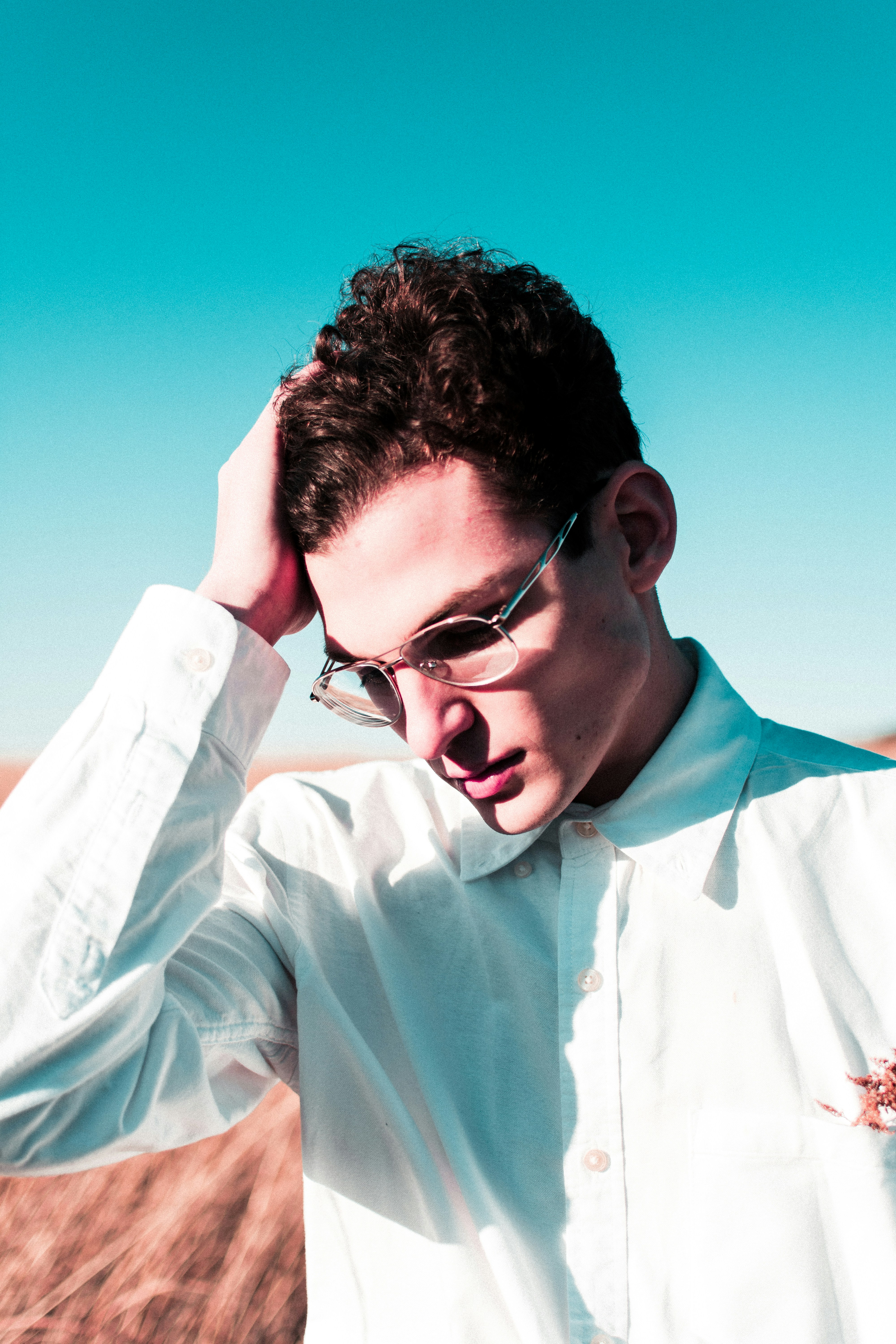 man wearing white dress shirt