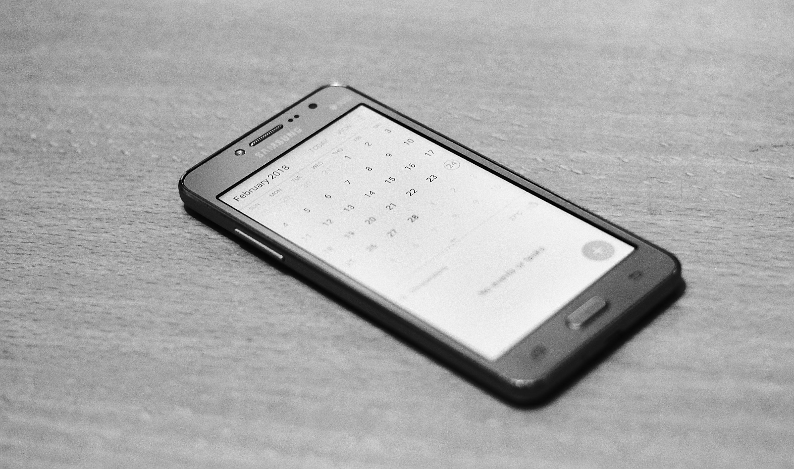 三星透明手机壳测评图，轻盈时尚，防护性能卓越