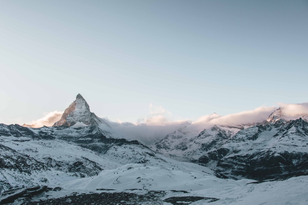 montagne enneigée