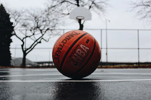 雷霆签下老将中锋补强内线，合同为一年底薪
