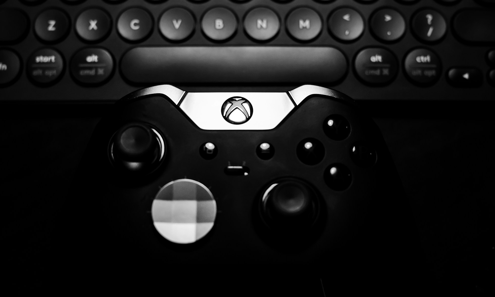 Game Gurus. black Xbox One controller