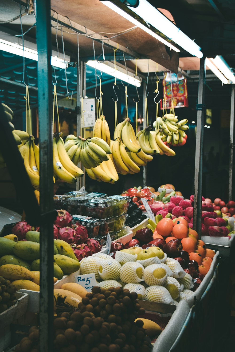 Auslage von Früchten auf dem Markt