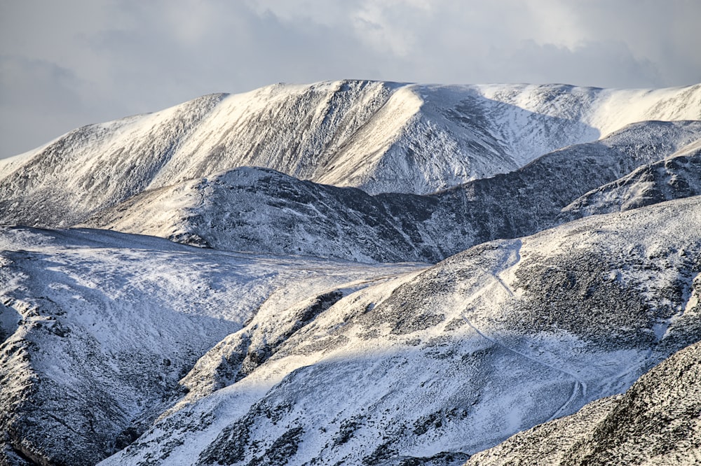 montagna innevata